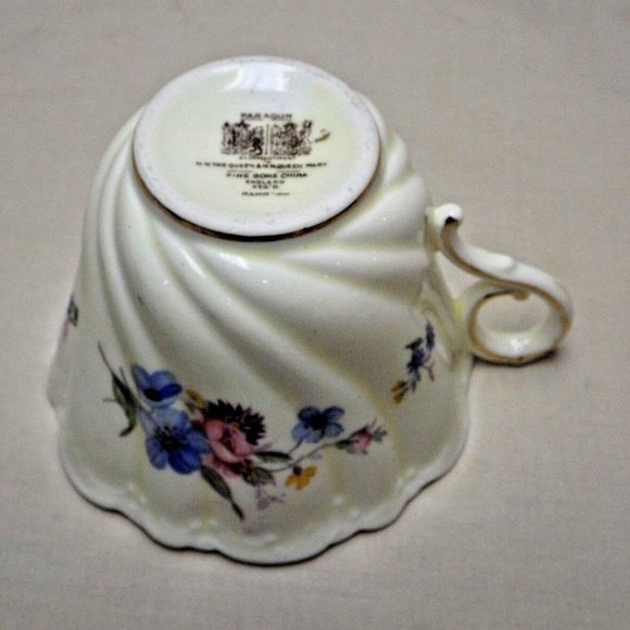 Paragon Fine Bone China by Appointment to HM the Queen Floral Tea Cup & Saucer - Picture 8 of 12